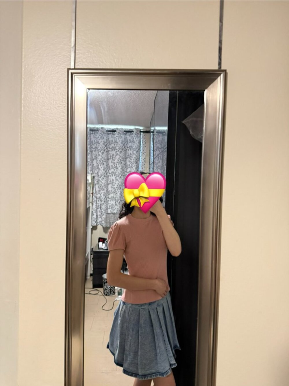 Puff Shoulder Top - Picture 4 of 4